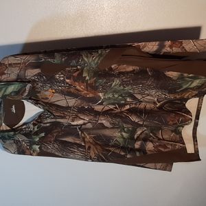 ON sale, Men's Under Armour camophlage shirt. New.